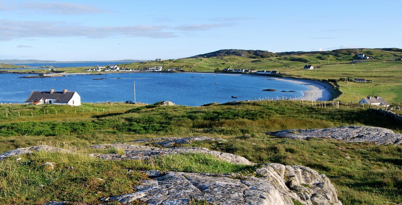 Dolphin Hotel Inishbofin Exterior photo