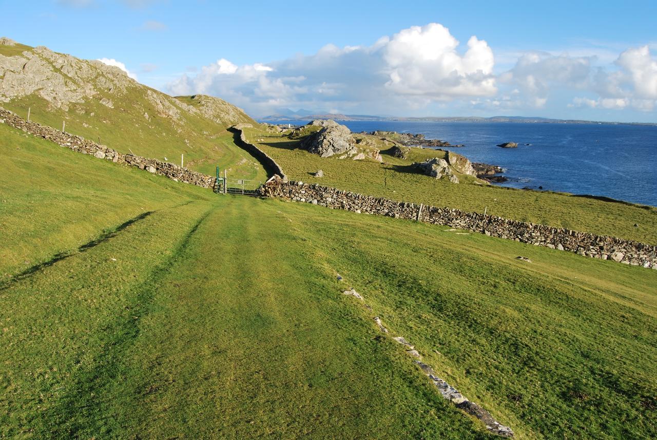 Dolphin Hotel Inishbofin Exterior photo